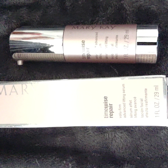 Mary Kay volu-firm advanced lifting serum - Picture 1 of 2